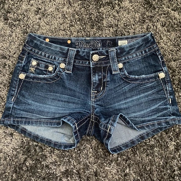 Cross Pocket Embroidery Short Secondary image