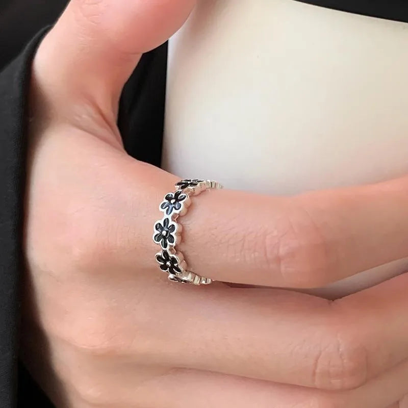 Thorns Love Heart Gothic Ring