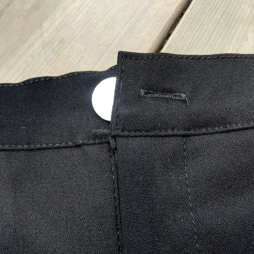 Stretchy Black Casual Shorts