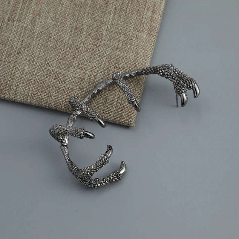 Vintage Black Dragon Claw Zinc Alloy Earring