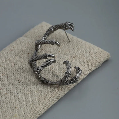 Vintage Black Dragon Claw Zinc Alloy Earring