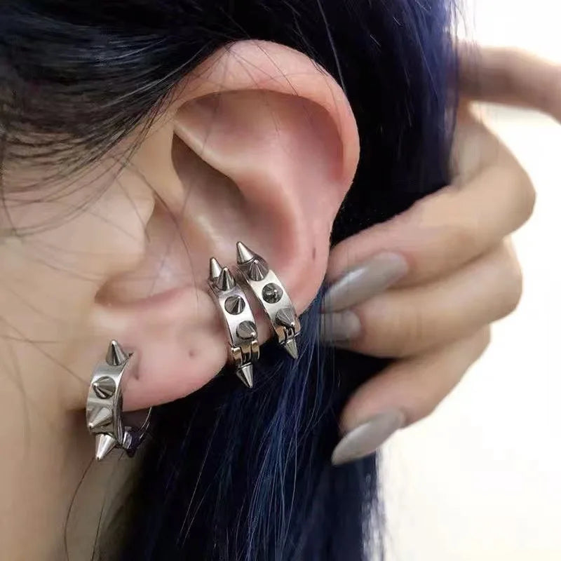 Vintage Black Dragon Claw Zinc Alloy Earring Main image