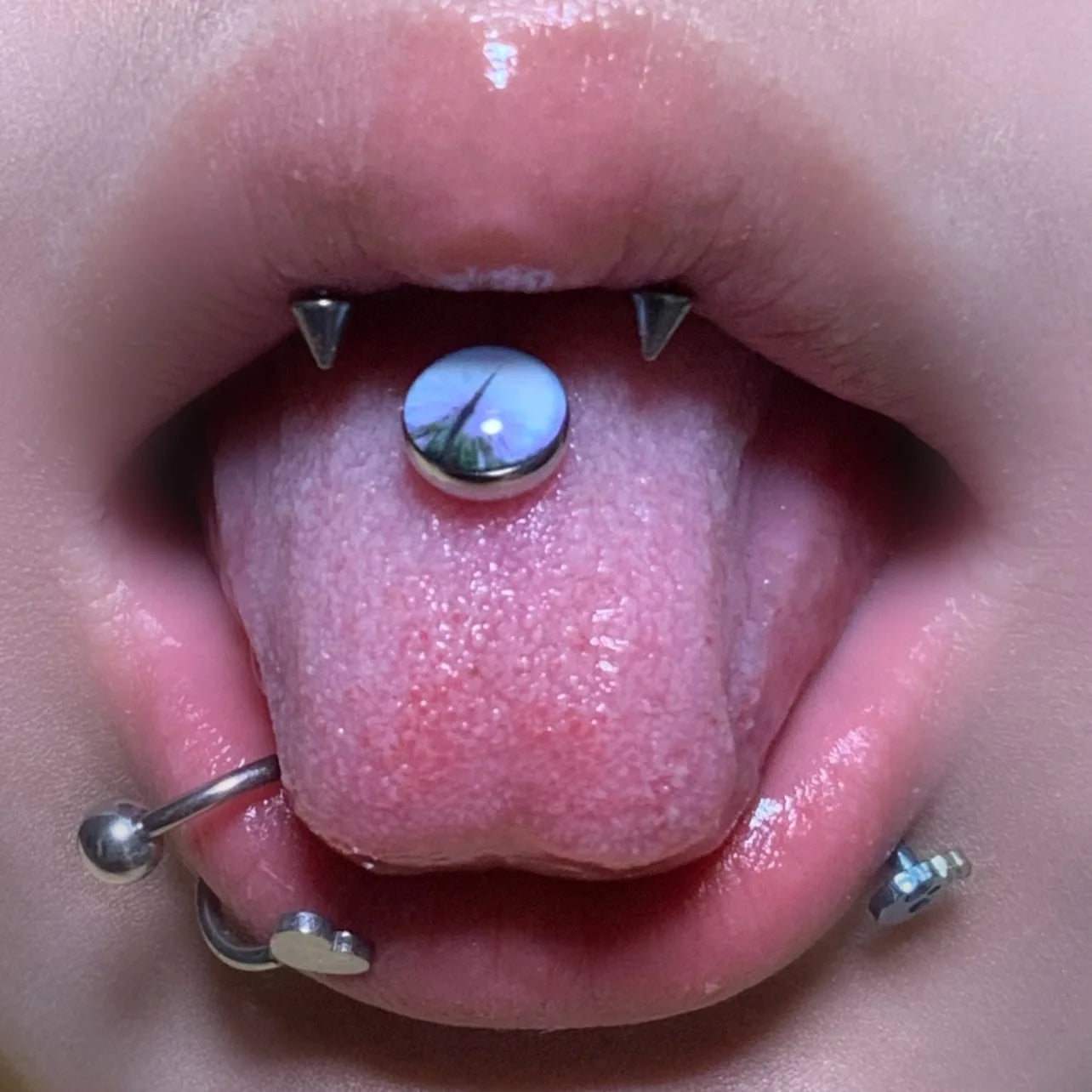 Flowering Smudges Magic Eyes Punk Tongue Ring