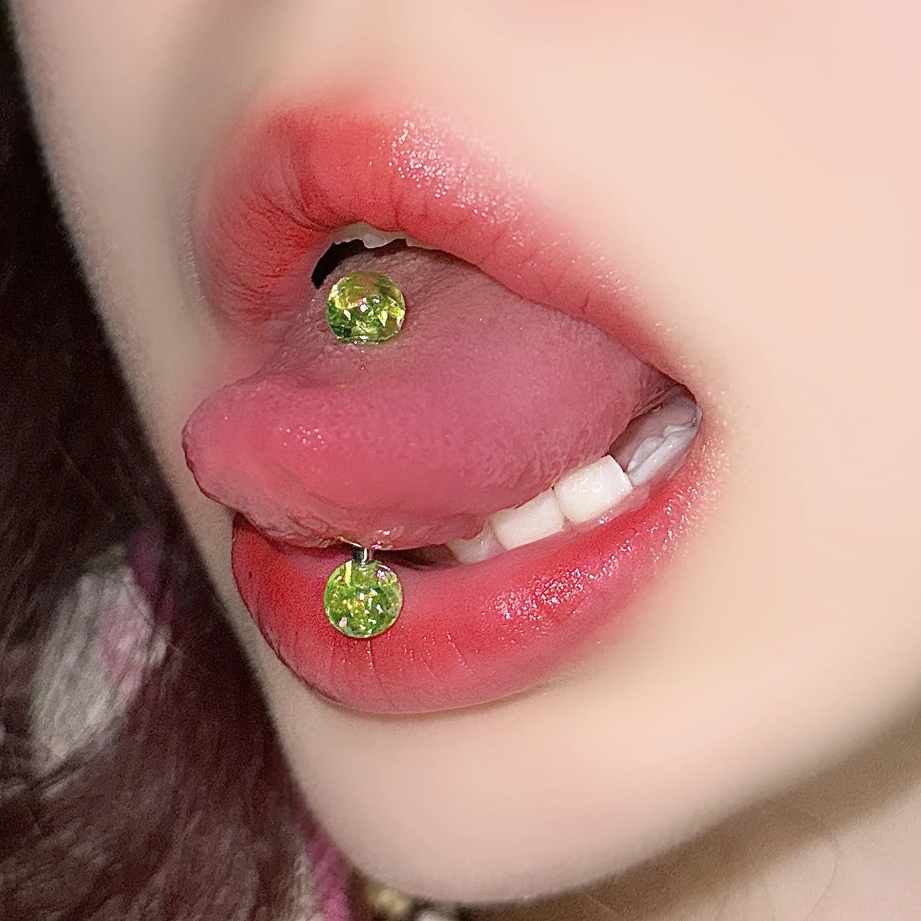 Acrylic Imitation Opal Sequins Flash Tongue Ring Main image