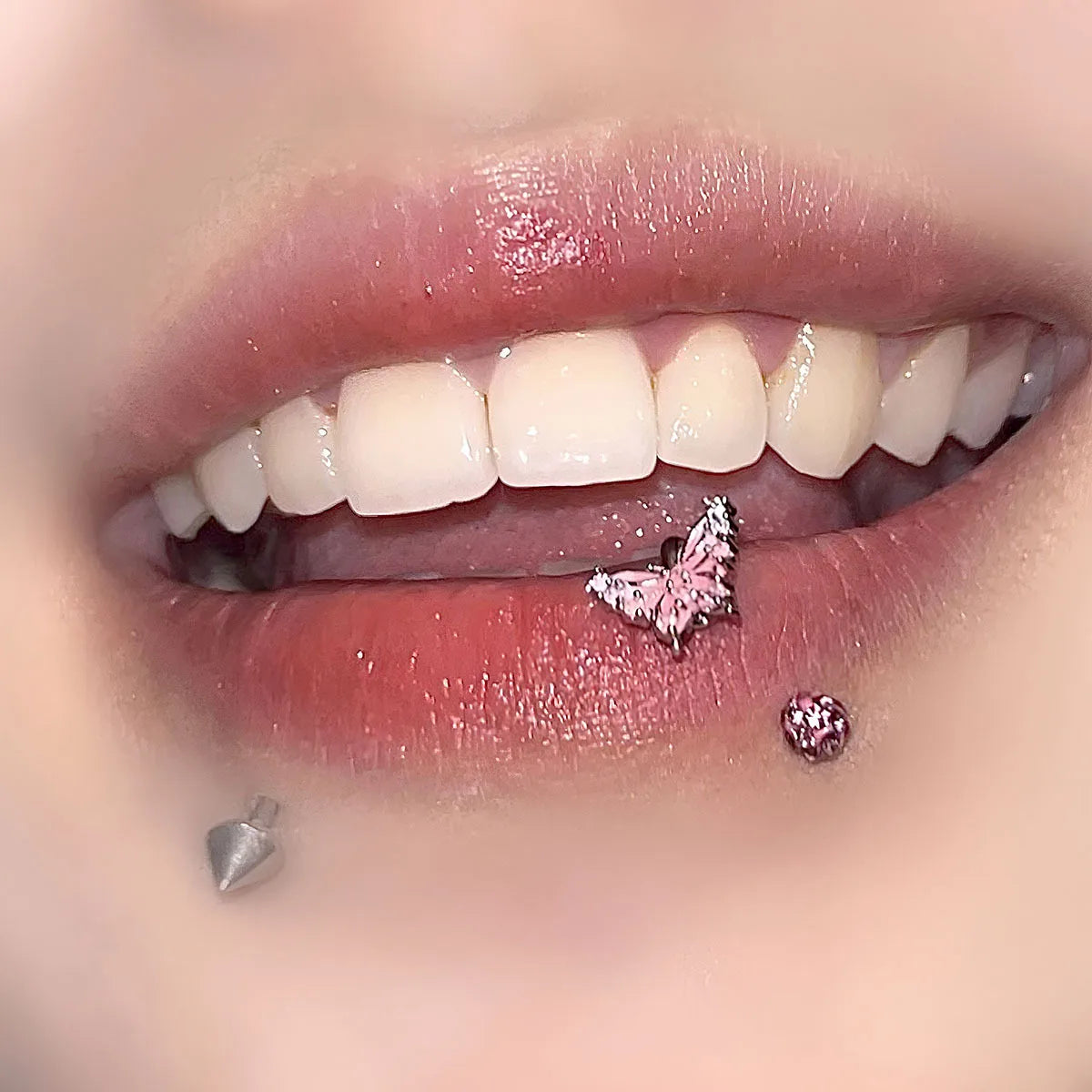 Pink Drop Pearl Cute Lip Stud Main image