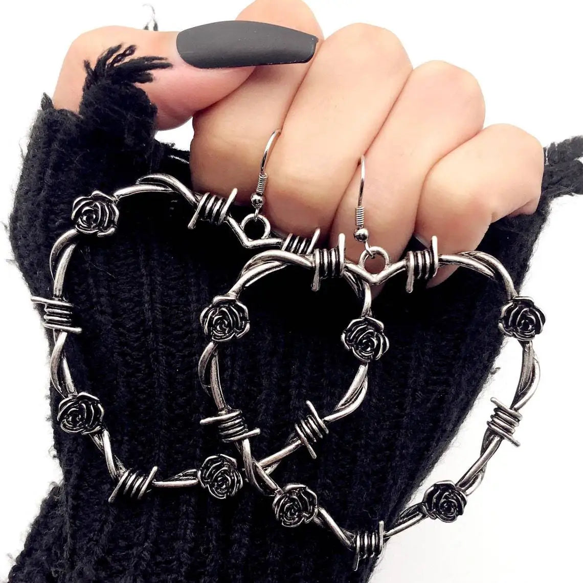 Vintage Heart Thorns Spike Chain Drop Earring