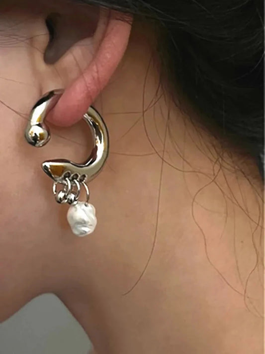 Retro Black Spider Pearl Dangle Earring