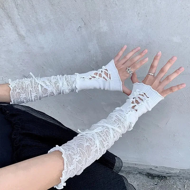 Gothic Strapping Lace Glove