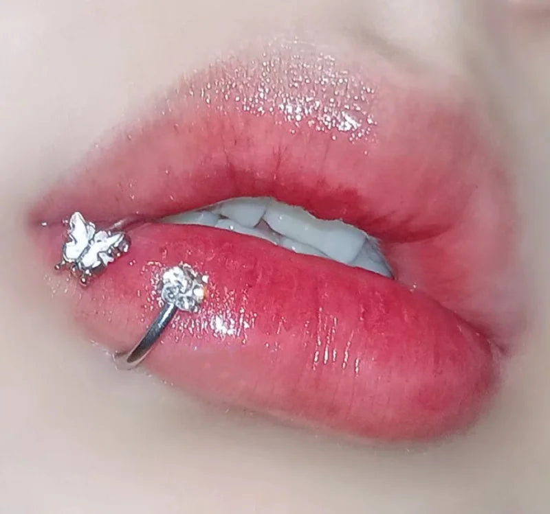 S-Shaped Crystal Helix Lip Stud Main image