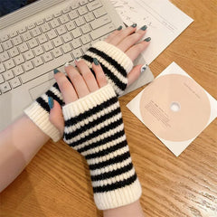 Gothic Striped Knitted Glove