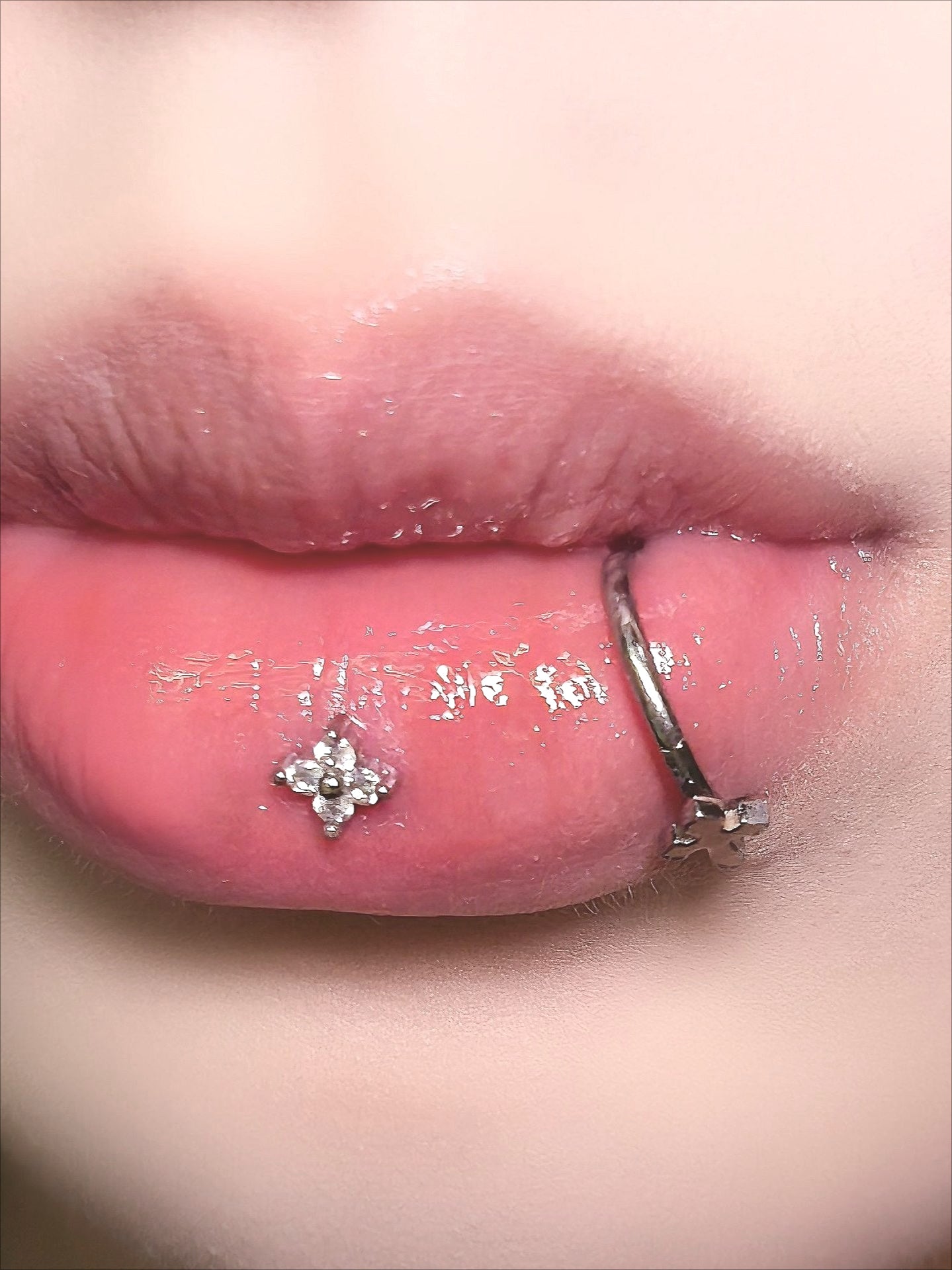 Clover Two-tone Zircon Lip Stud Secondary image