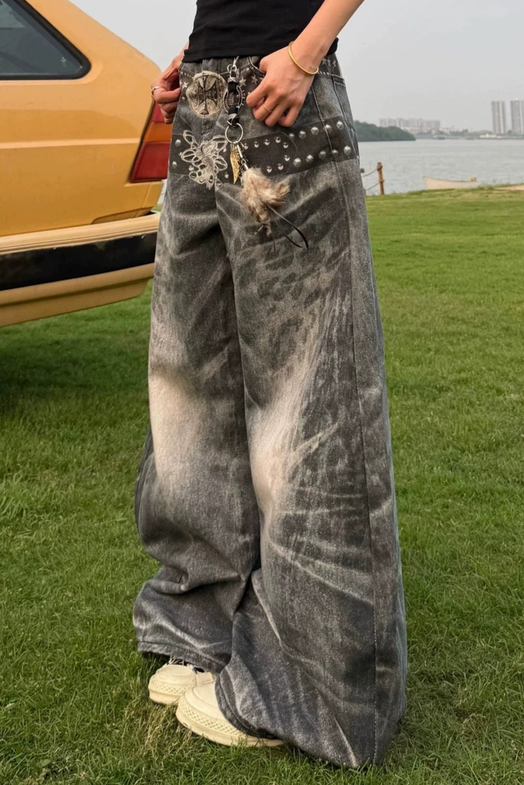 Western Print Double-Belt Barrel Jeans Secondary image