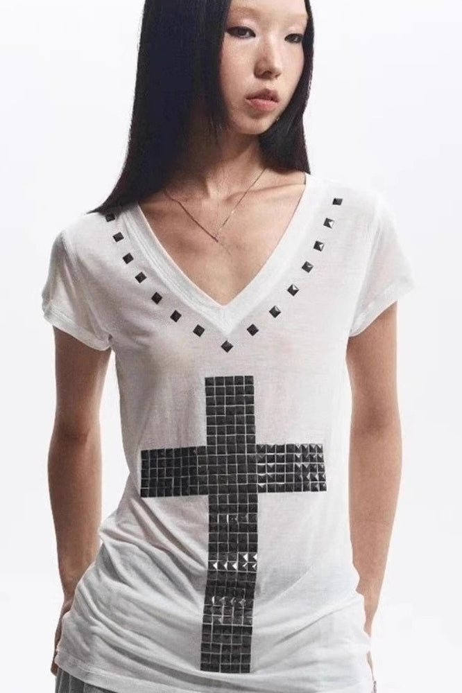 Loose V-Neck Cross Foil T-Shirt Secondary image