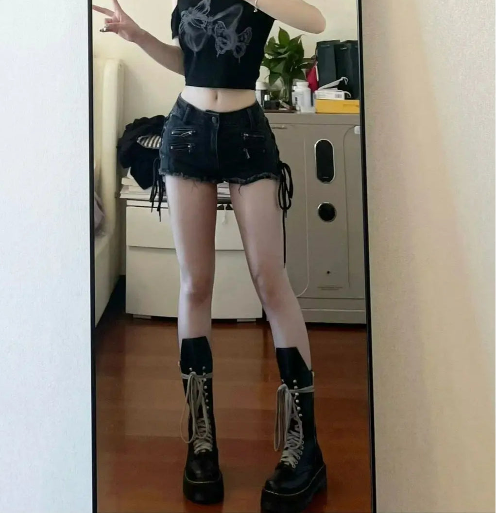 Black Raw Edge Zipper Short Main image