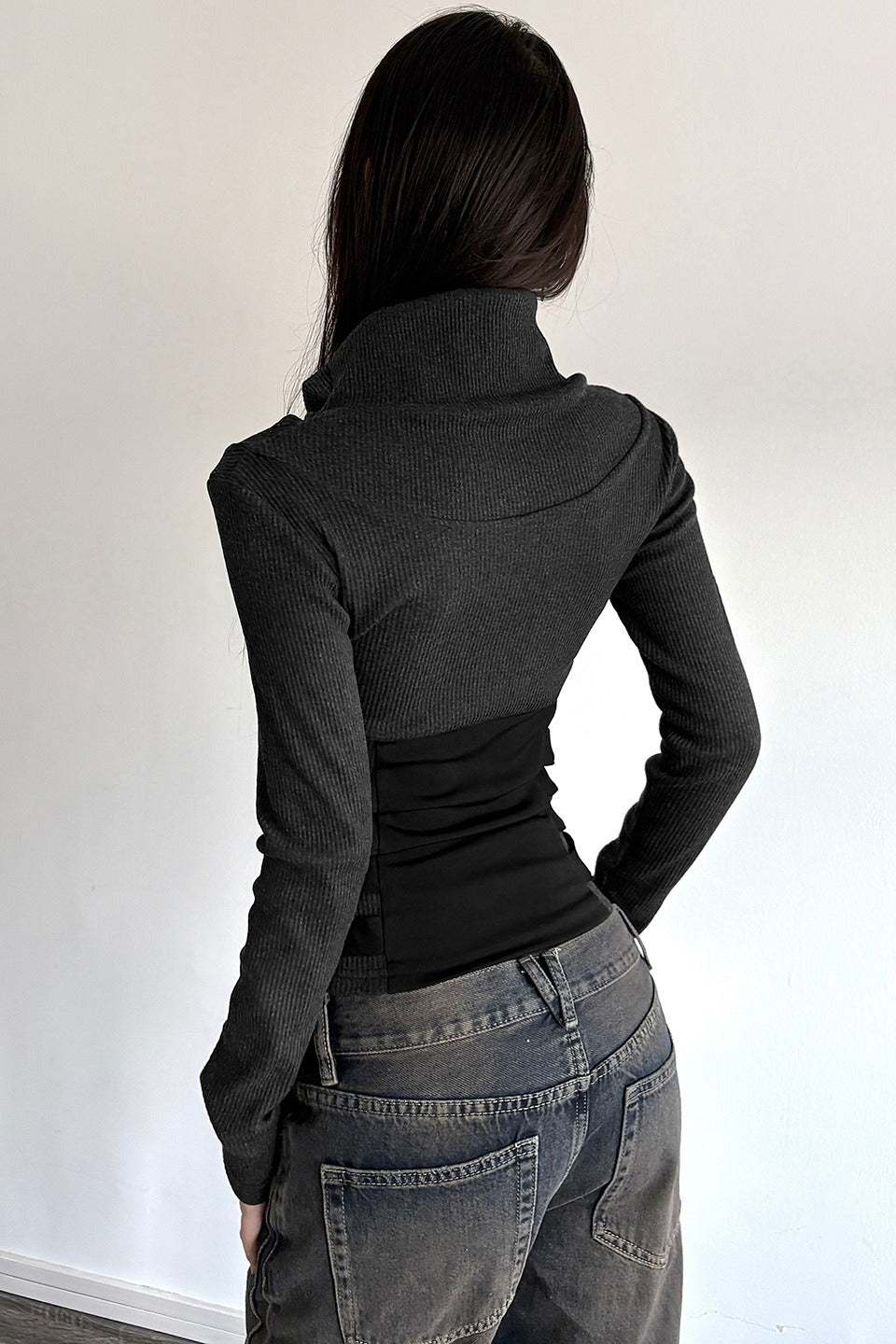 itted Ribbed Zip Detail Crop Top