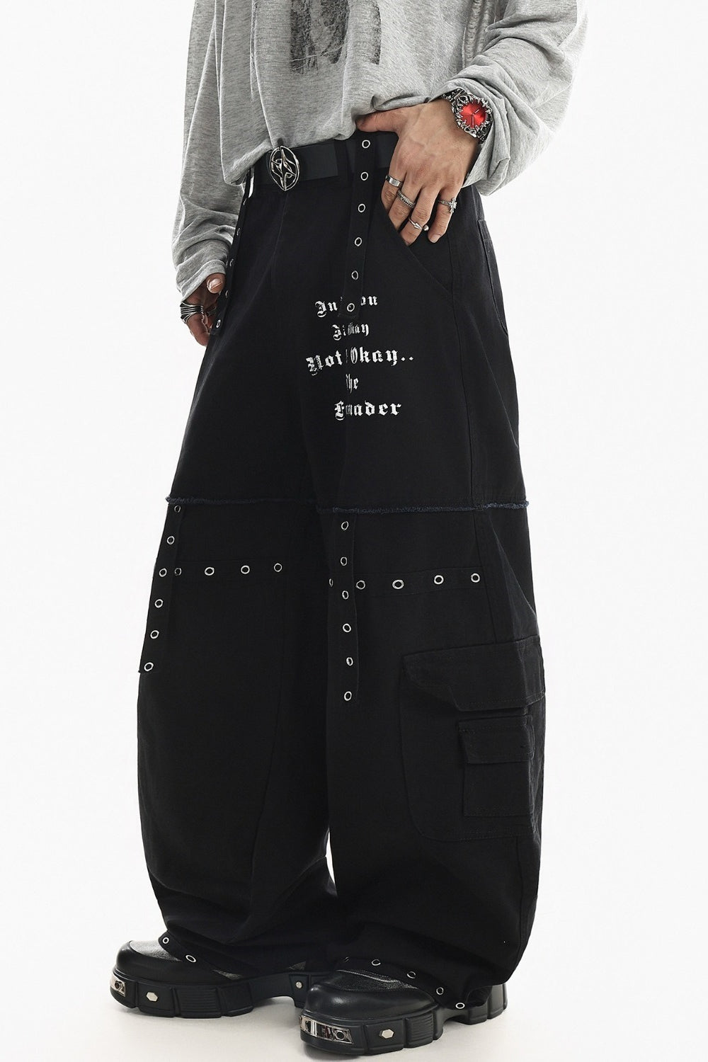 Studded Pocket Wide-Leg Cargo Jeans