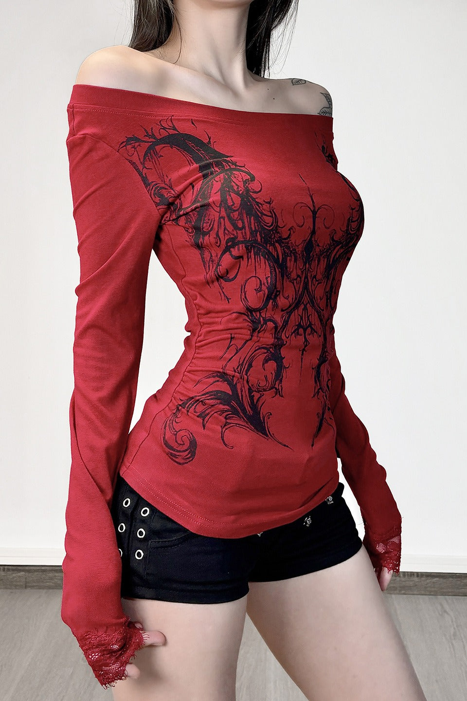E-girl Dark Print Lace Trim Off Shoulder Slim T-shirt Secondary image