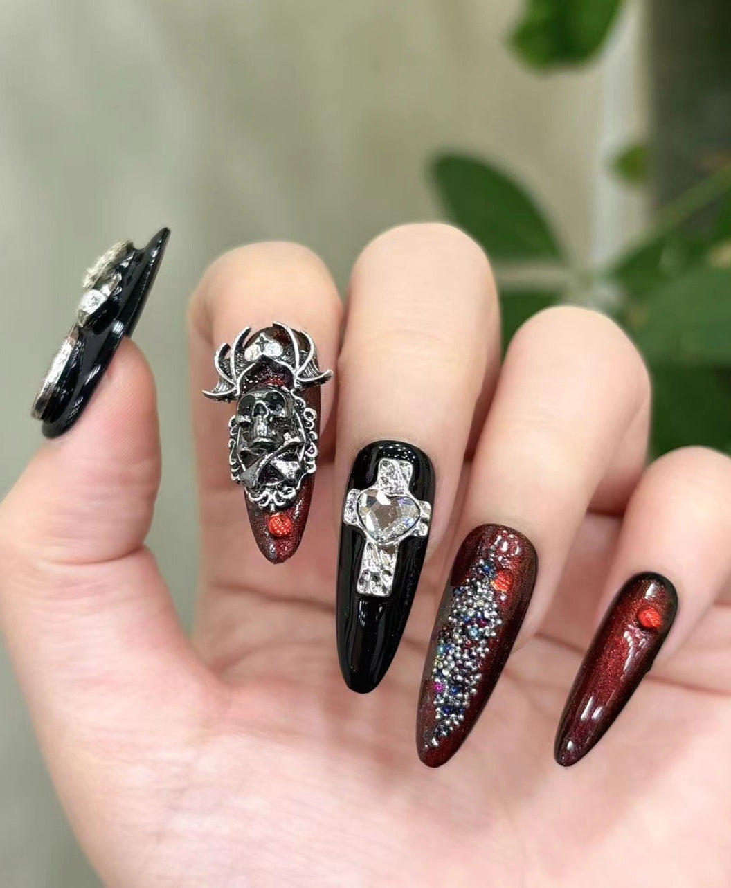 Gothic Dark Heart Press On Nails Main image