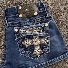 Tight Fit Embroidered Pattern Shorts