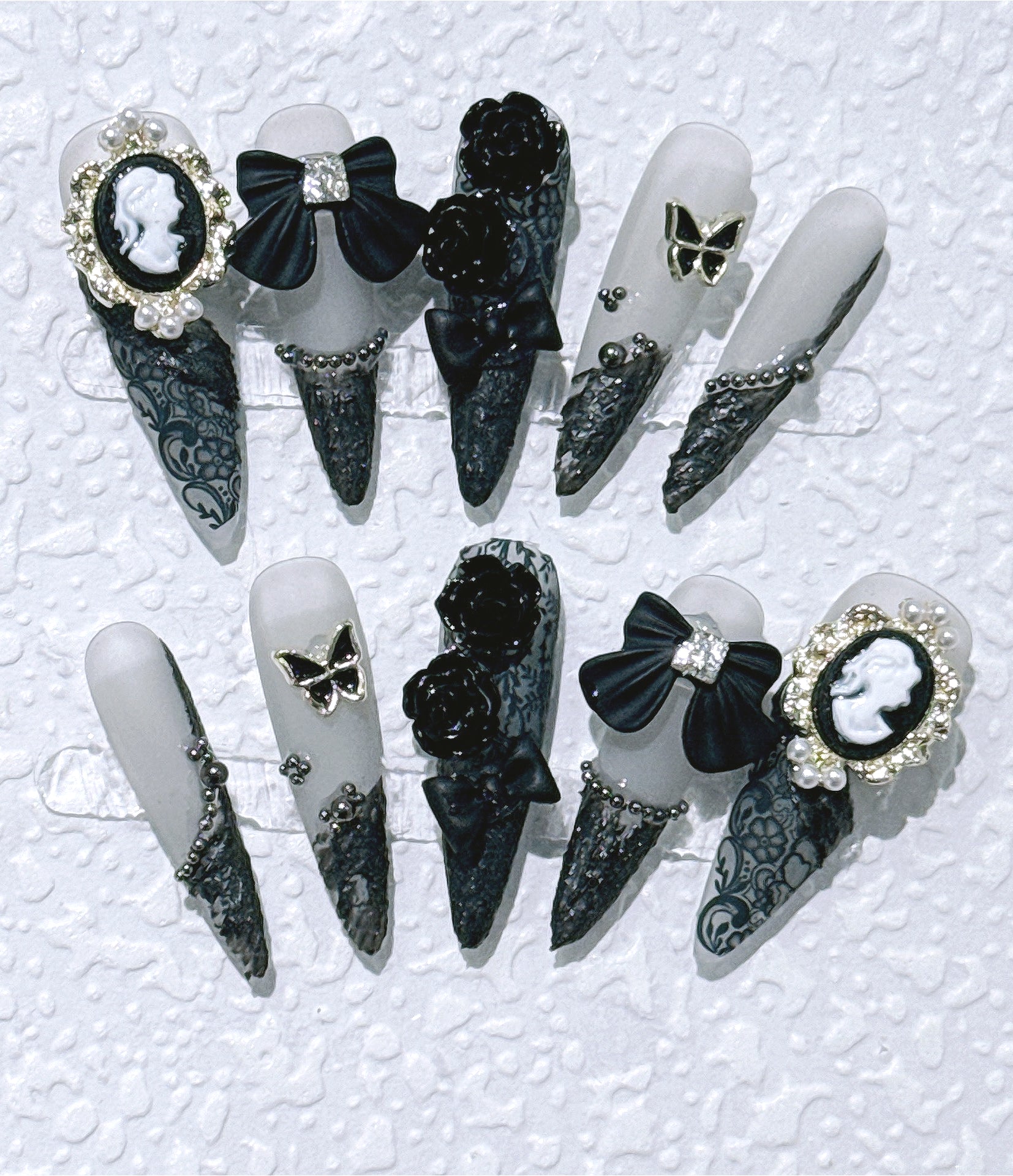 Vintage Luxury Dark Baroque Press On Nails
