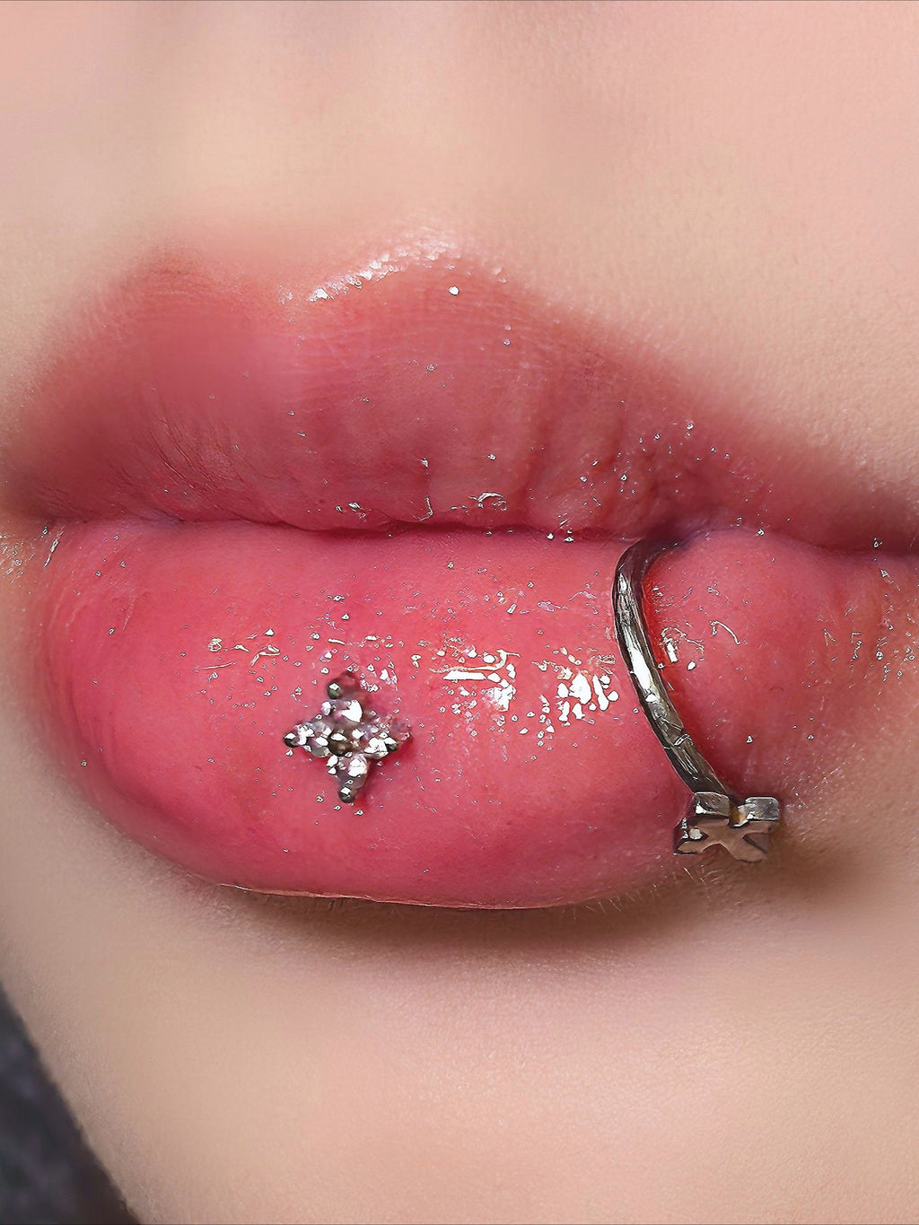 Clover Two-tone Zircon Lip Stud