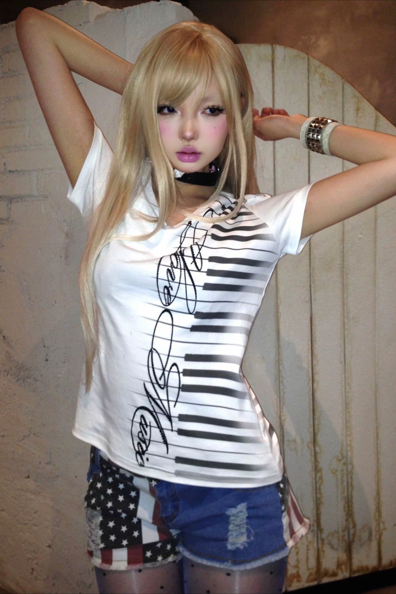 Keyboard Printed V Neck Shoulder Fit Cropped T-shirt Secondary image