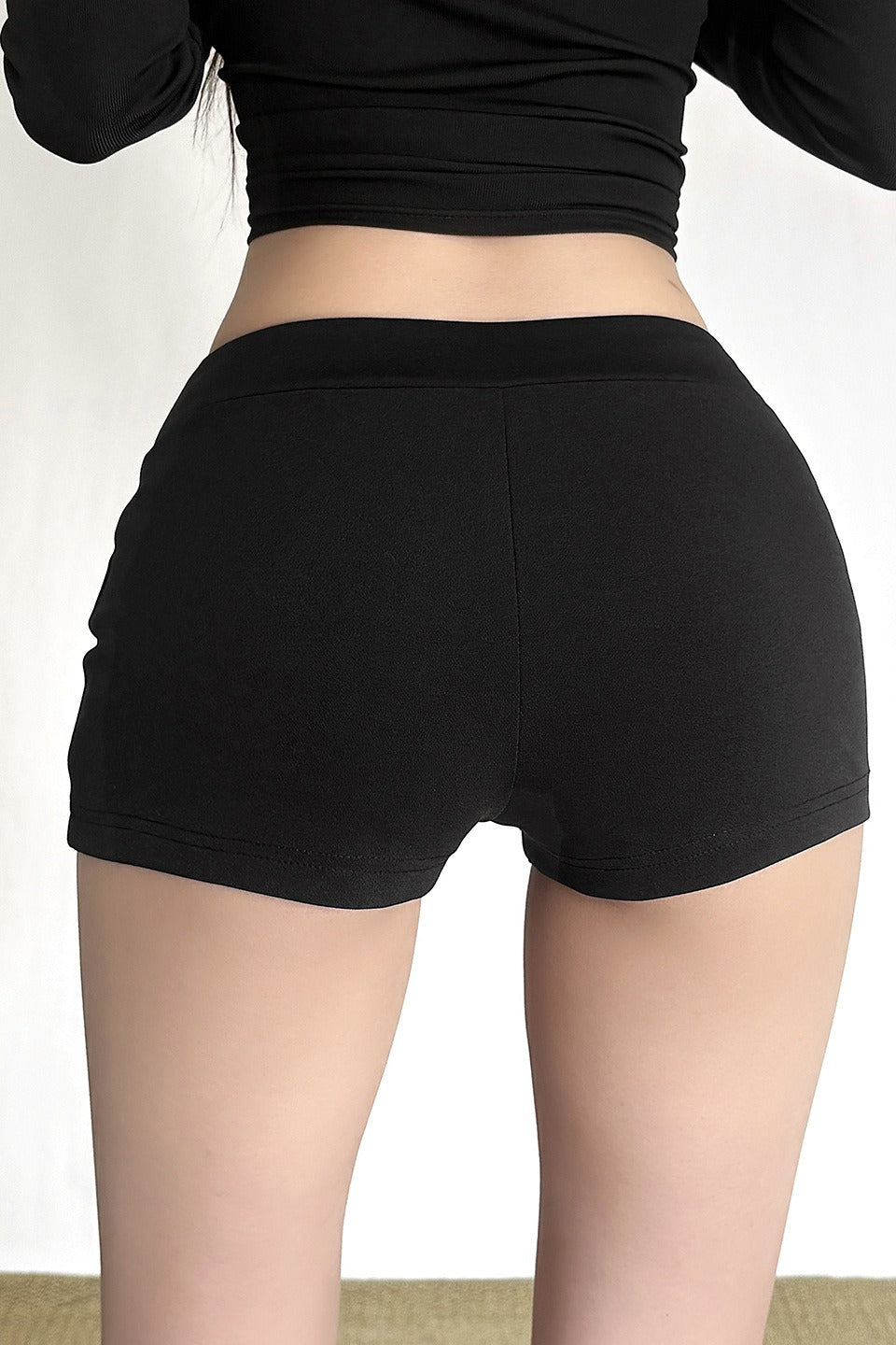 Loop Detail Contrast Stitch Shorts