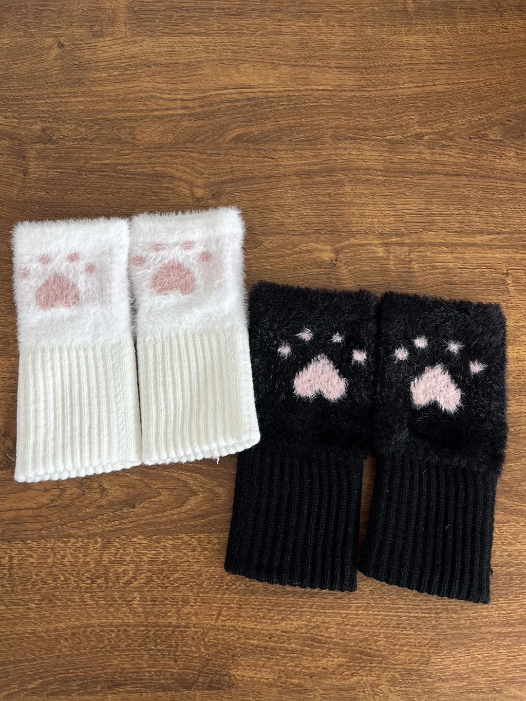Knitted Cat Claw Half-finger Gloves Secondary image