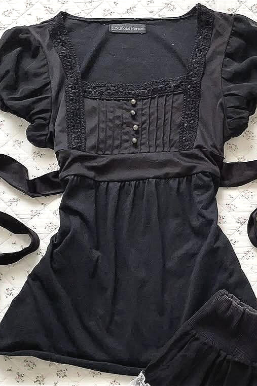 Vintage Puff Sleeve Lace Tie T-shirt Main image