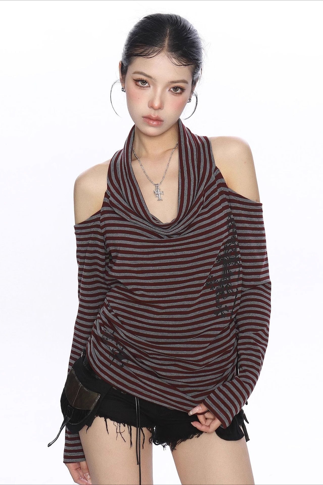 Spicy Cross Stripe Halterneck Knit Top Main image