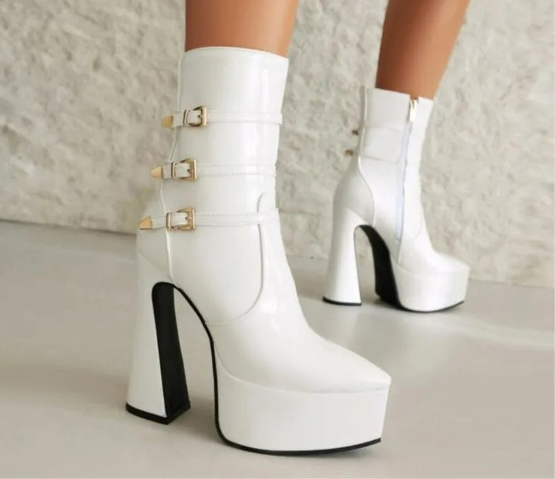 Combat Chunky Pointed Toe Gothic Platform Boot Secondary image