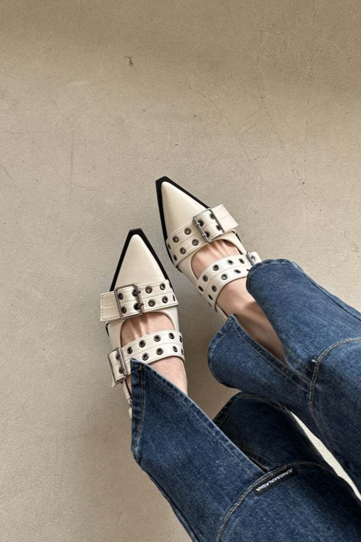 Pointed Buckle Slingback Block-Heel Shoes Main image