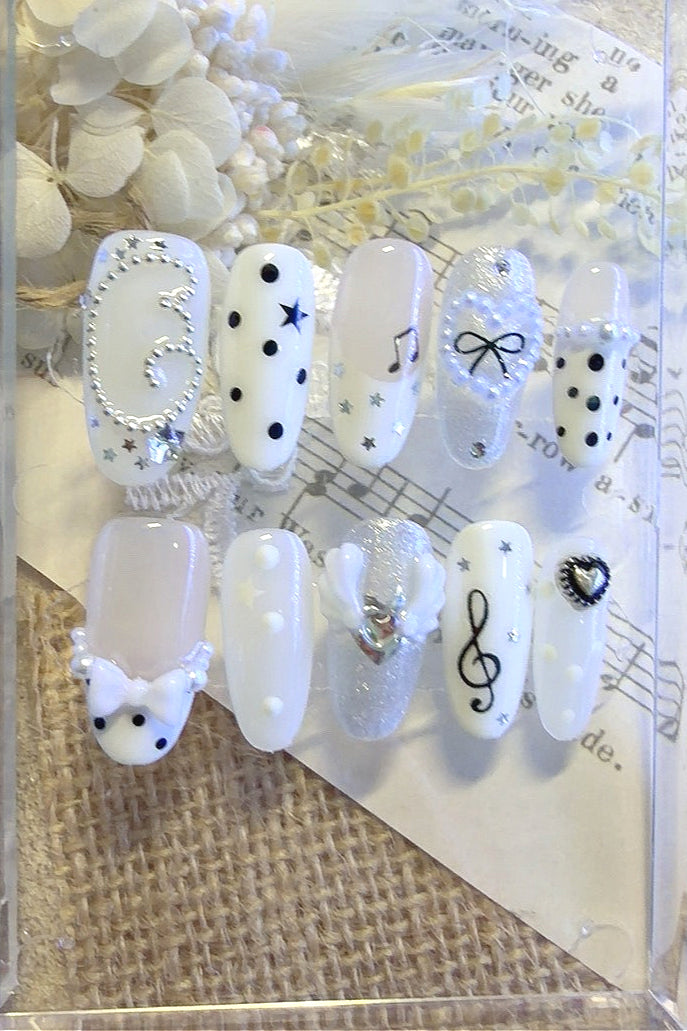 Y2K Retro Polka Dot Angel Note Press On Nails Main image