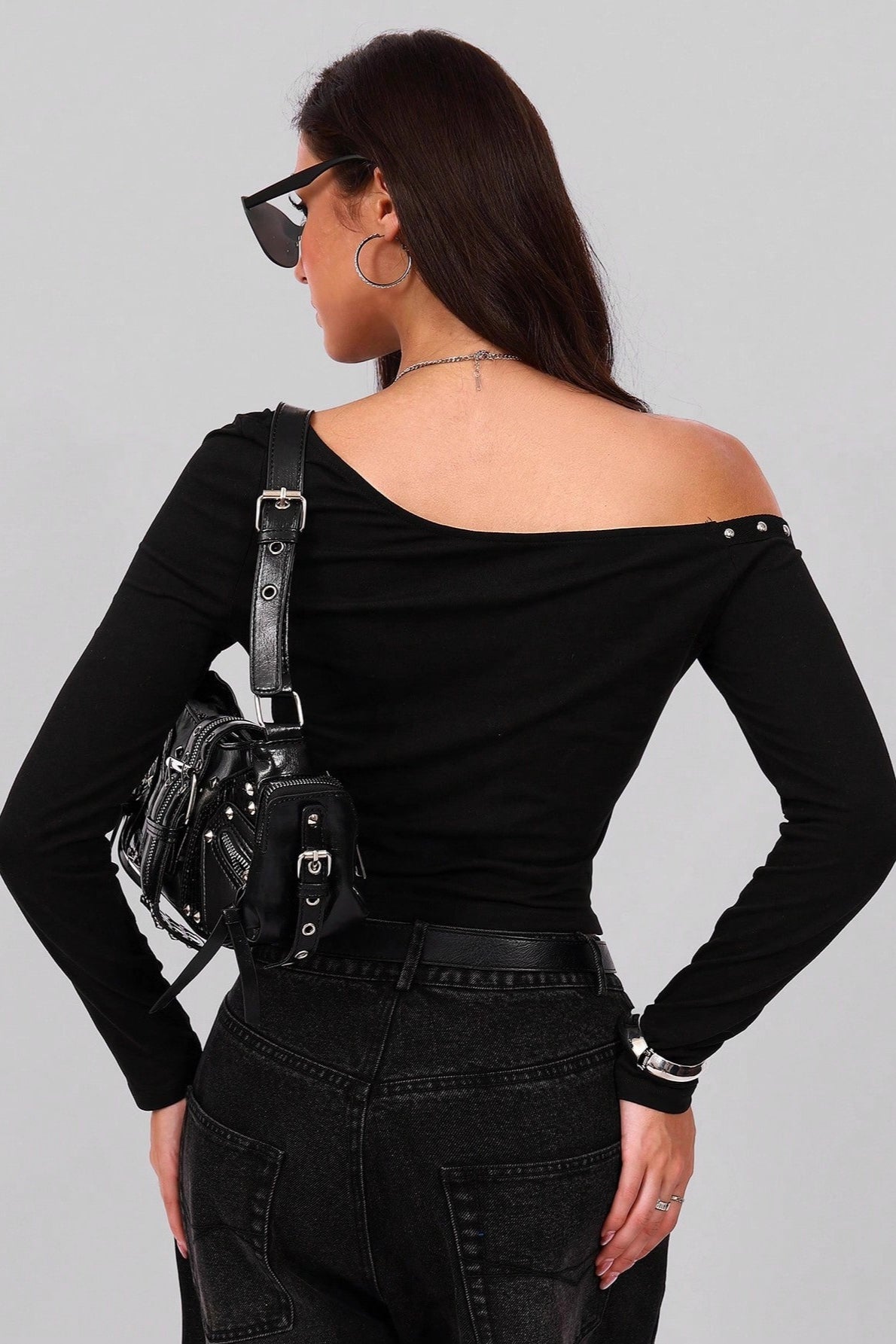 Knit Off-shoulder Slim Knit Top