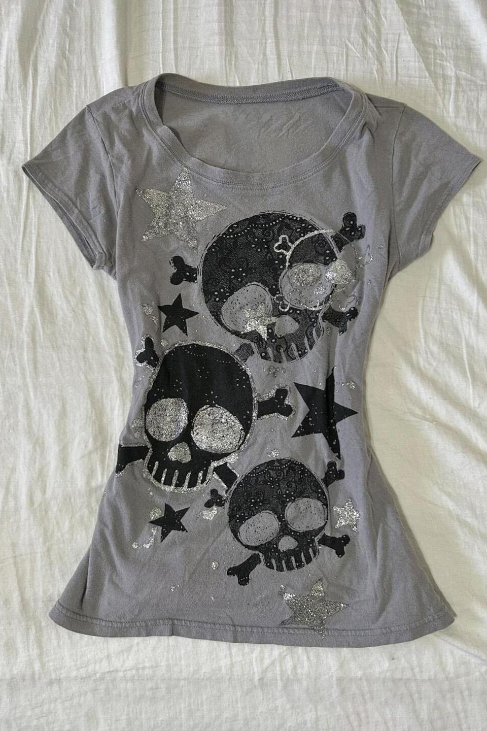 Skull Star Printed Shoulder Fit Ruched Slim T-shirt Main image