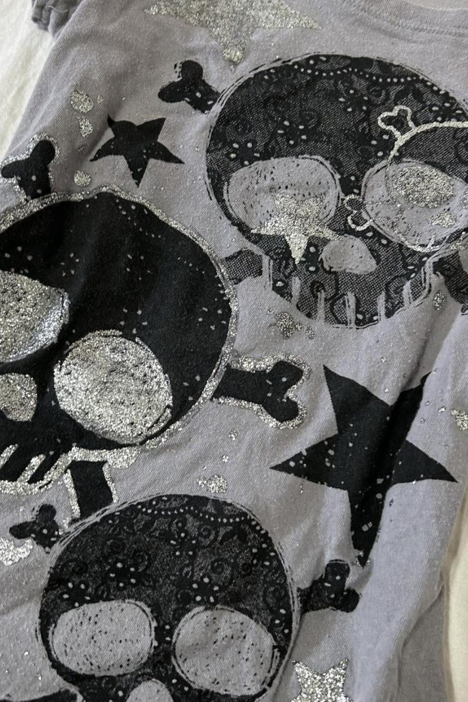 Skull Star Printed Shoulder Fit Ruched Slim T-shirt Secondary image