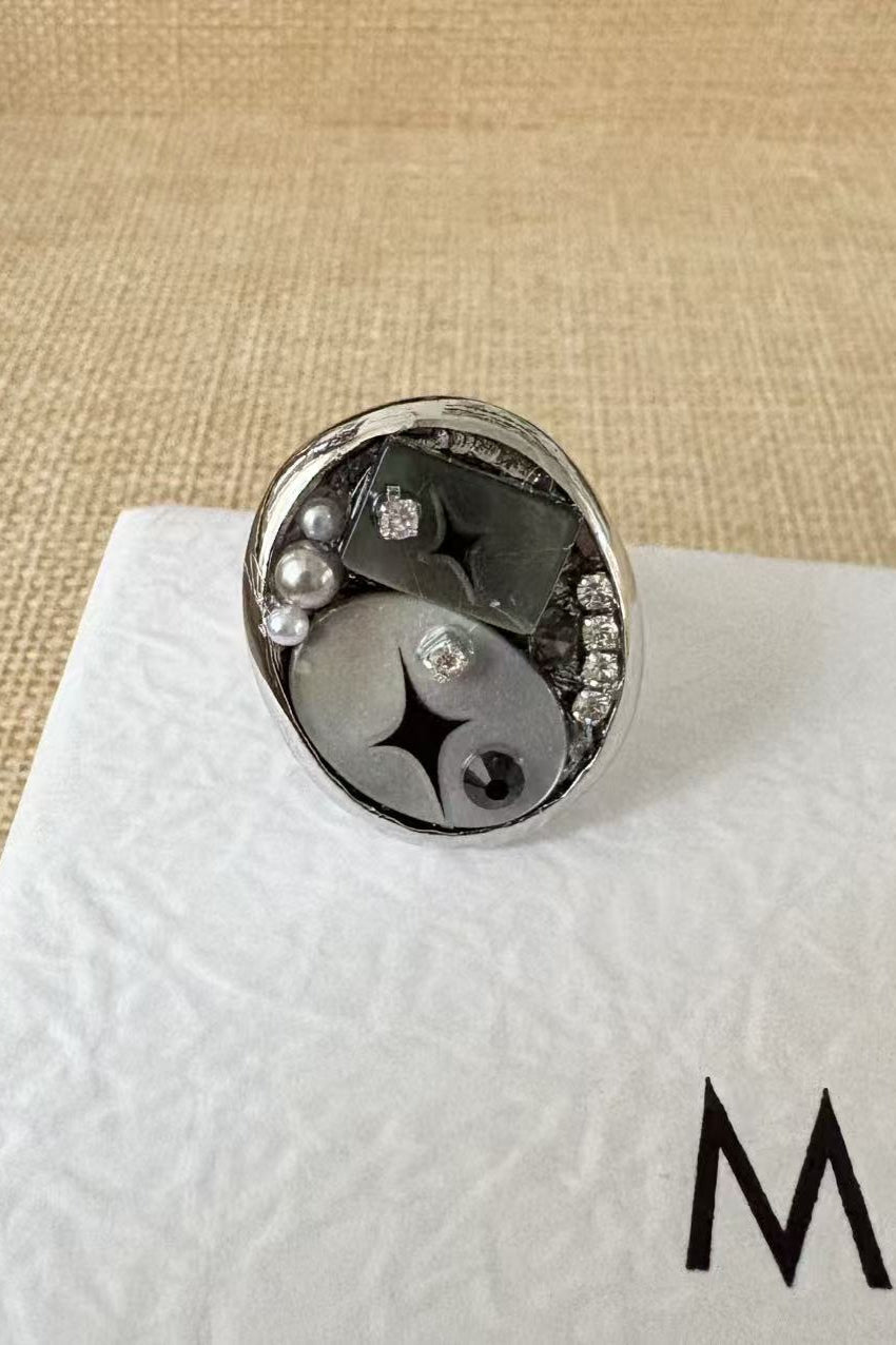 Shell Multi Element Heavy Craft Ring Secondary image
