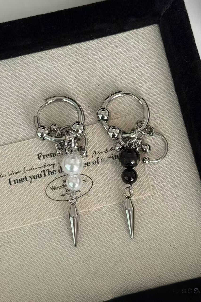 Punk Geometric Pearl Stud Earings Secondary image