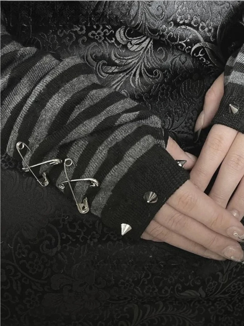 Gothic Kawaii Arm Warmers Secondary image