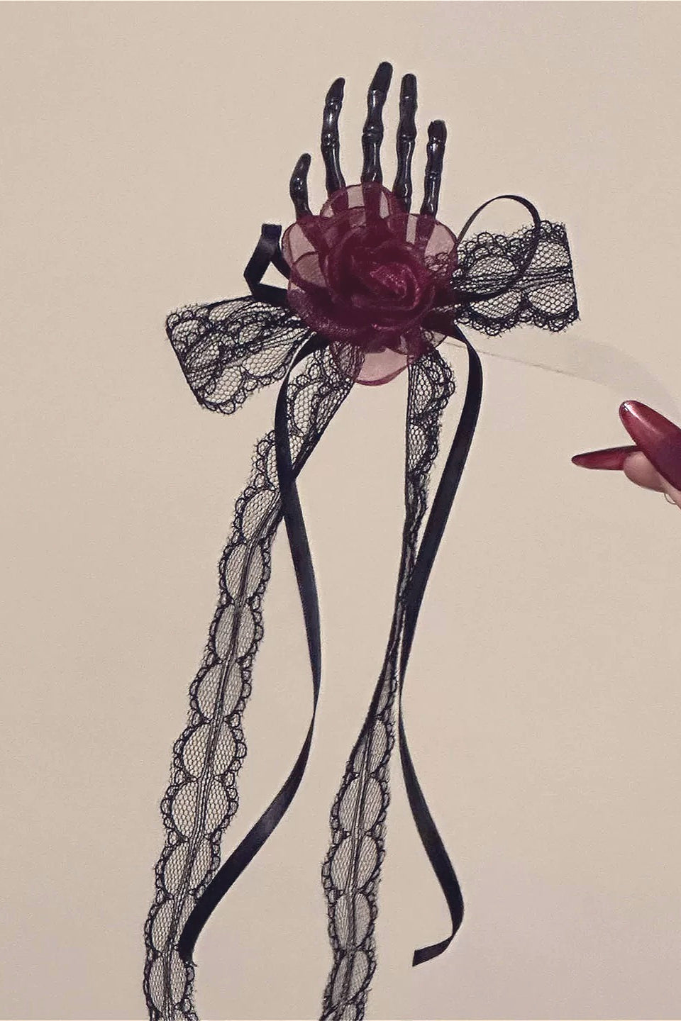 Gothic Skull Hand Rose Hair Accs Main image
