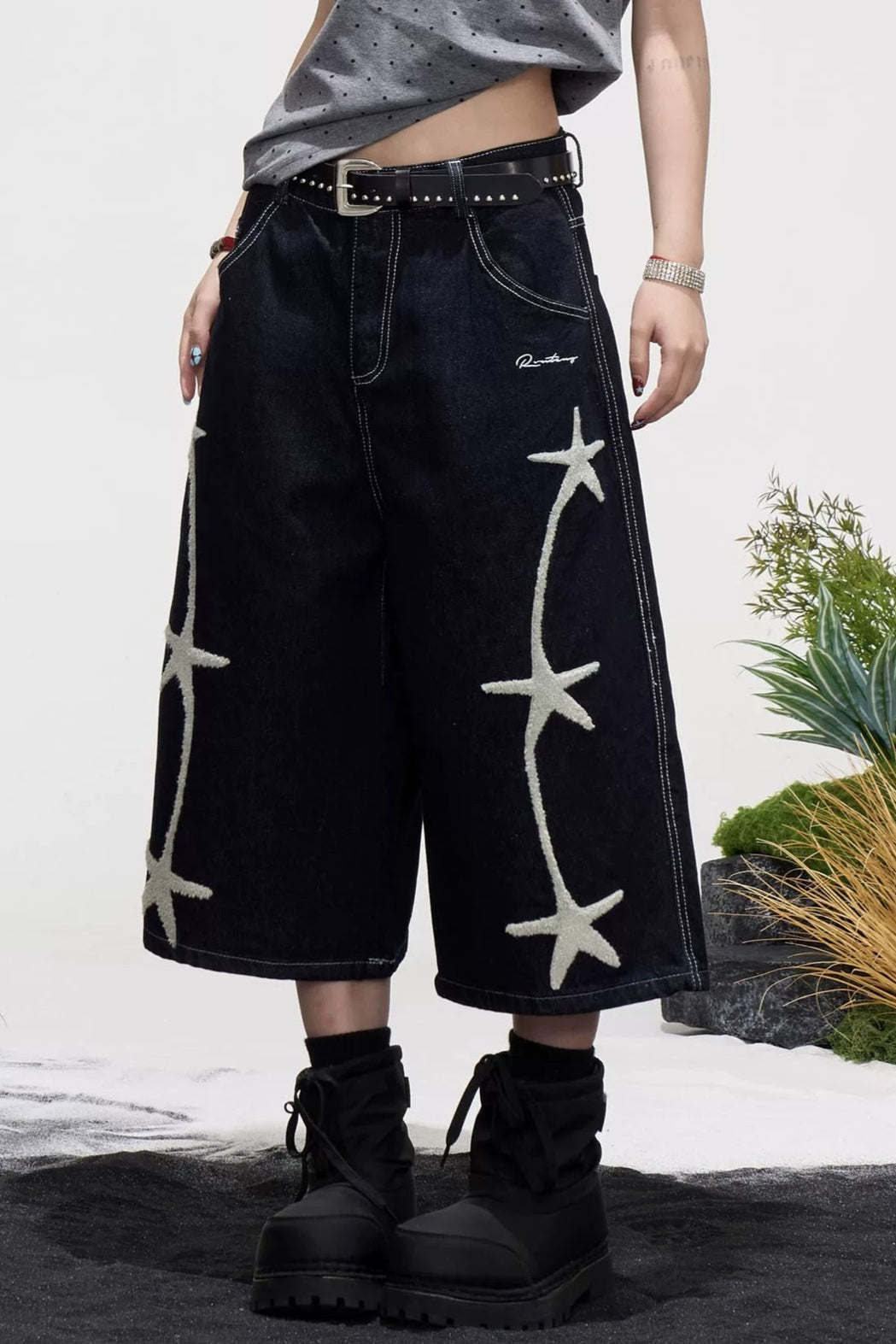Cropped Star Contrast Stitch Pants