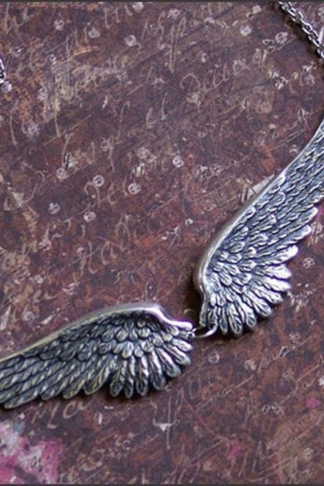 Elegant Angel Wing Pendant Necklace
